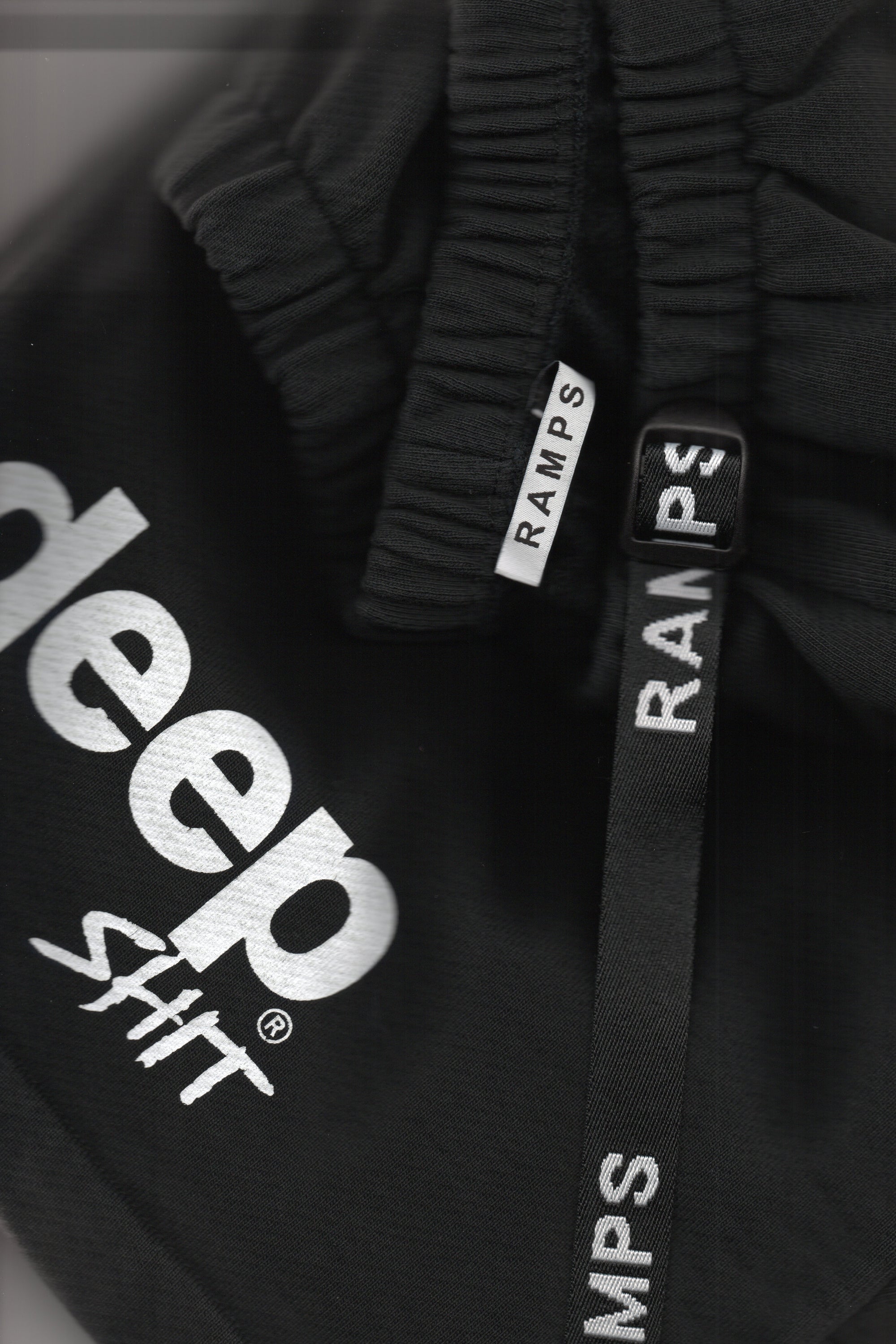 RAMPS SWEAT CLIMBING SHORTS